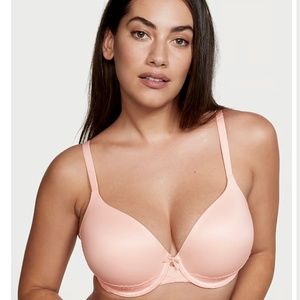 Victoria’s Secret set of 2 “Body by Victoria “ bras